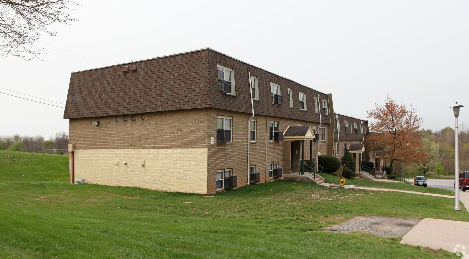 Photo - Lorelly Court Apartments