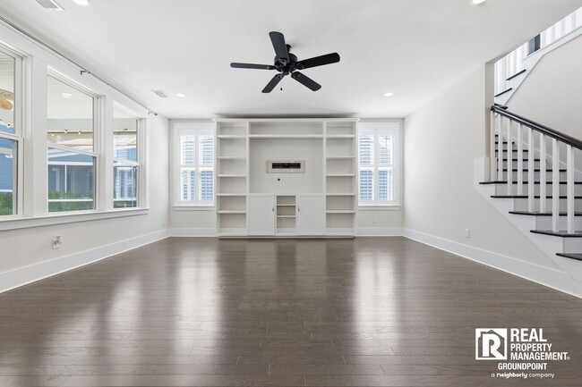 Photo - 236 Oak View Way