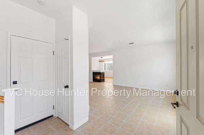 Photo - 4 Bedroom 2.5 Bath in Oxnard