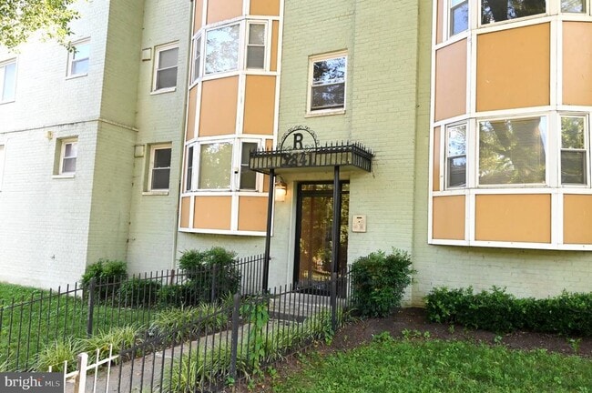 Building Photo - 2841 Gainesville St SE Unit 103 Rental