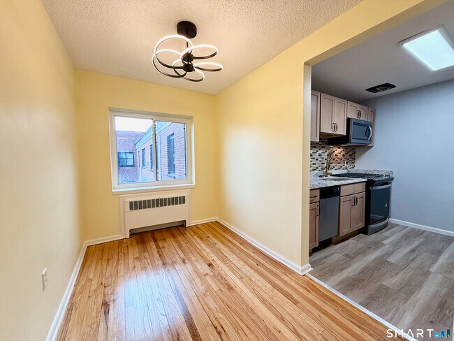 Photo - 570 Whitney Ave Unit L3