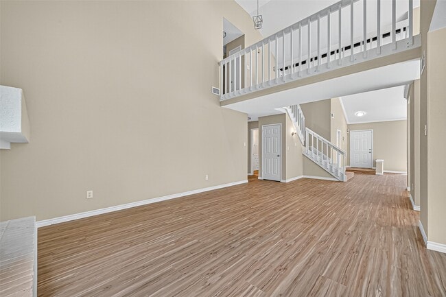 Photo - 1811 Foxlake Dr