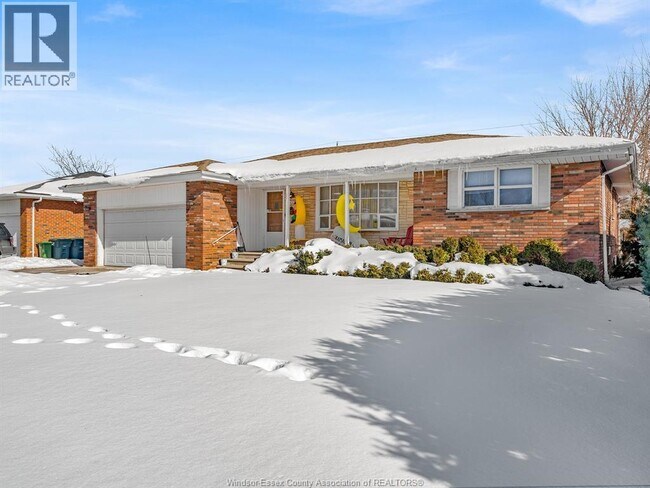 Photo - 2450 McKay Ave