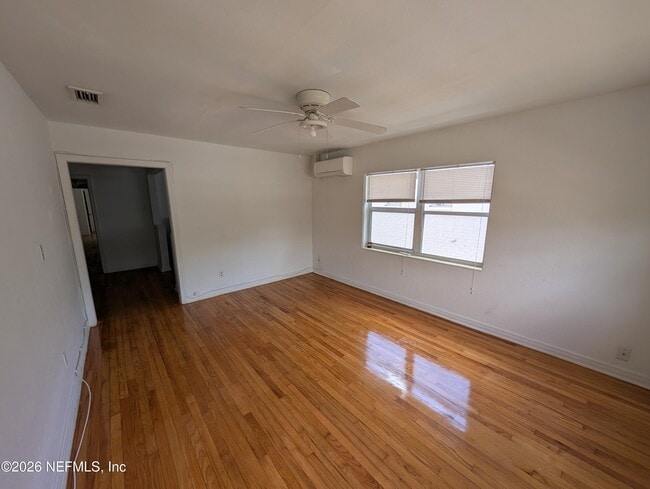 Photo - 2136 College St Unit 4