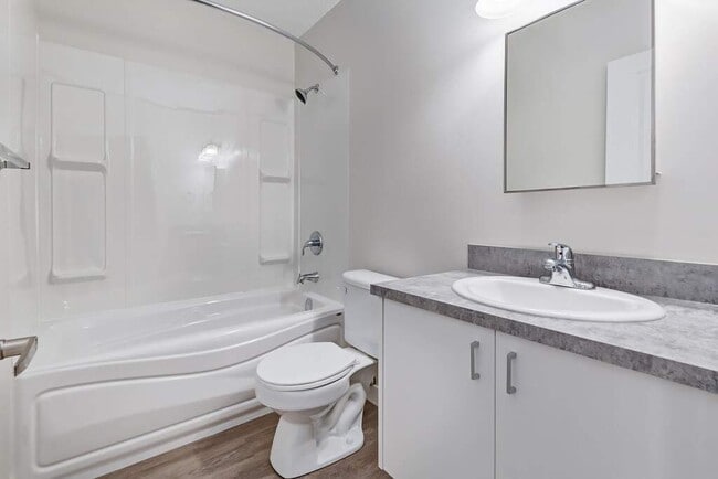 Photo - MacKenzie Manor