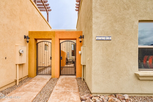 Photo - 1105 Lombard Way