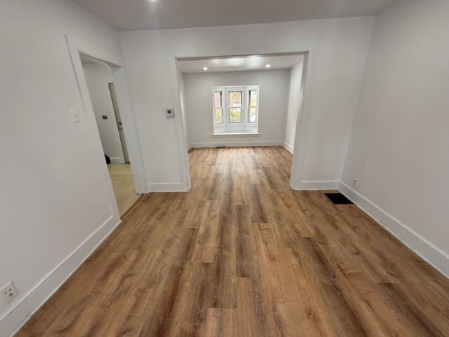 Photo - 114 Hawthorne Ave Unit 114