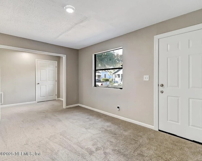 Photo - 1004 W 26th St