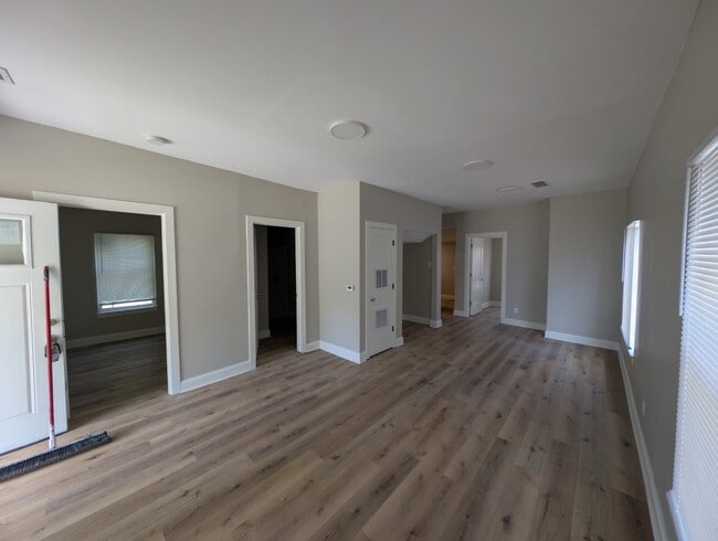 Photo - 804 E 8th Ave