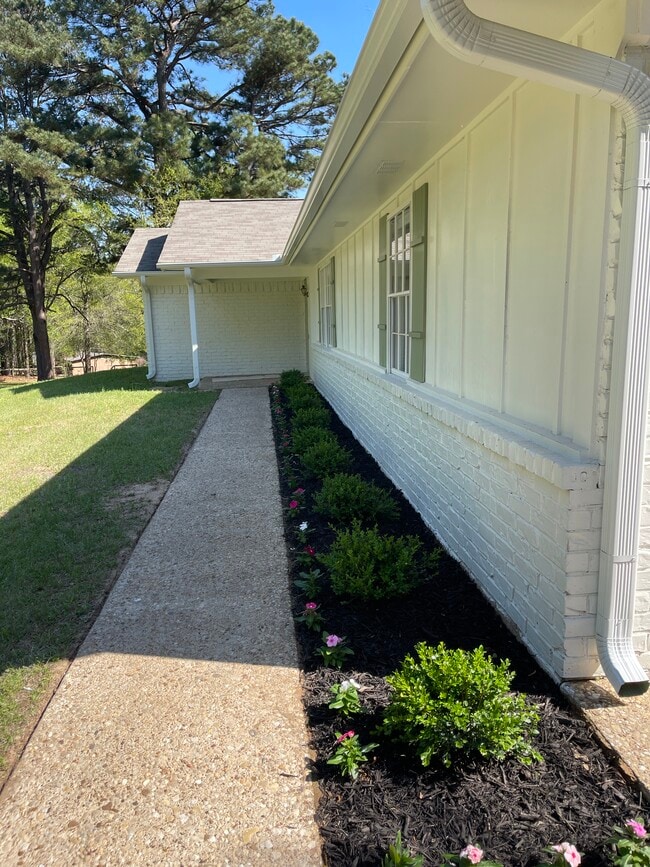 Photo - 15021 Hillview Rd