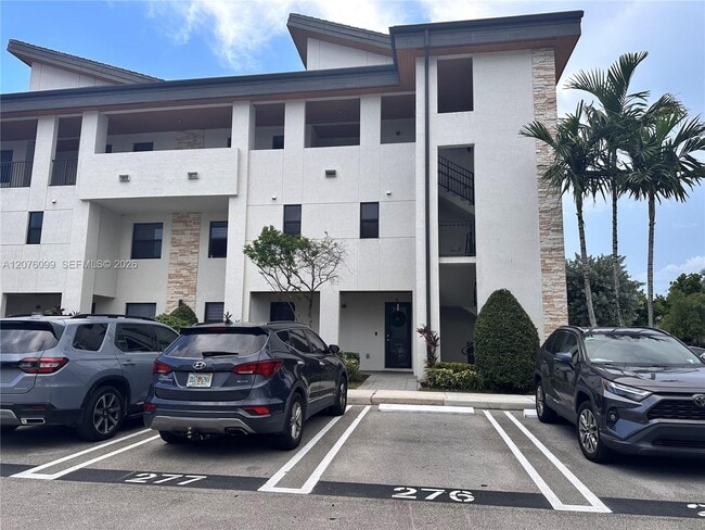 Building Photo - 10437 NW 82nd St Unit 35