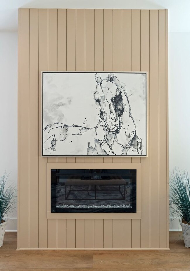 Photo - 2010 St John St