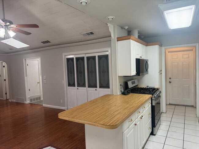 Photo - Lovely Crowley Home For Lease