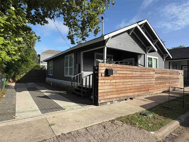 Building Photo - 2404 Burkett St.