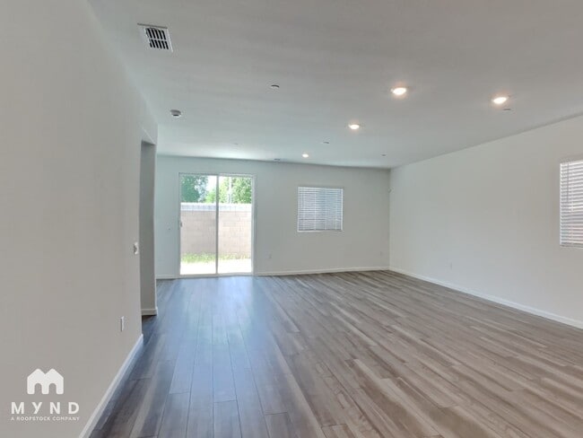 Photo - 1688 Bullock Dr