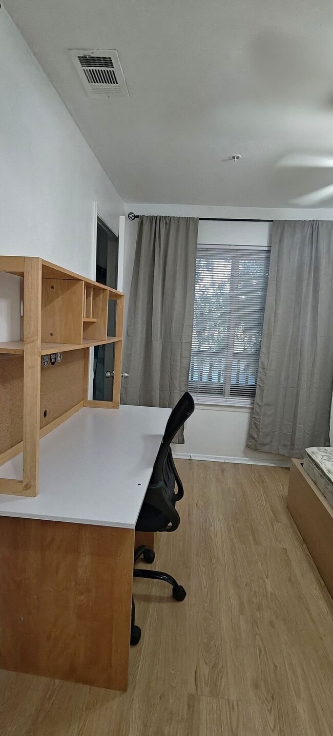 Photo - 4000 SW 23rd St Unit 4-207