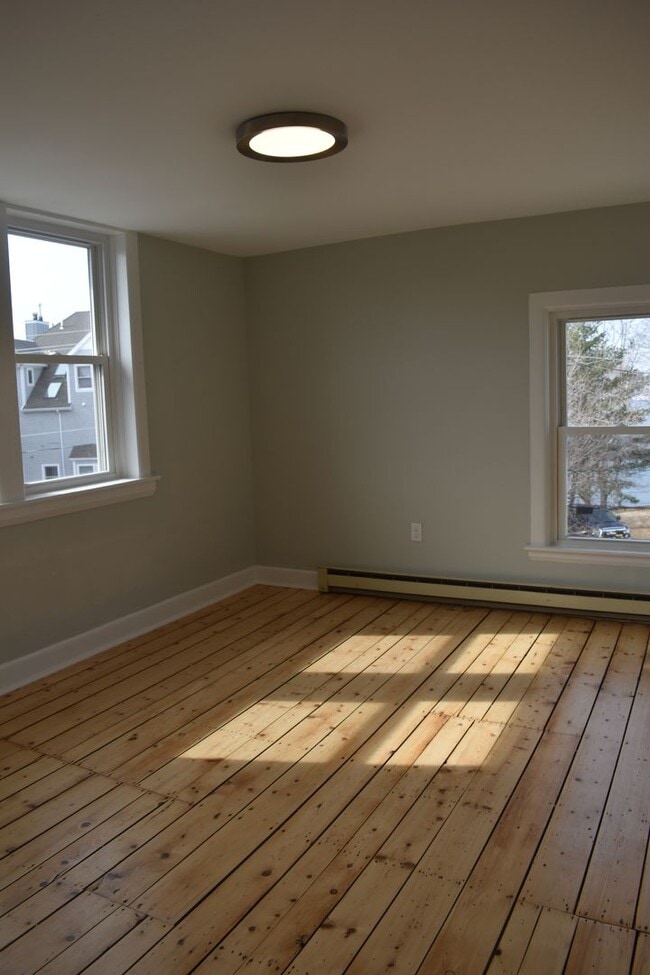 Building Photo - 204 High St Unit 02