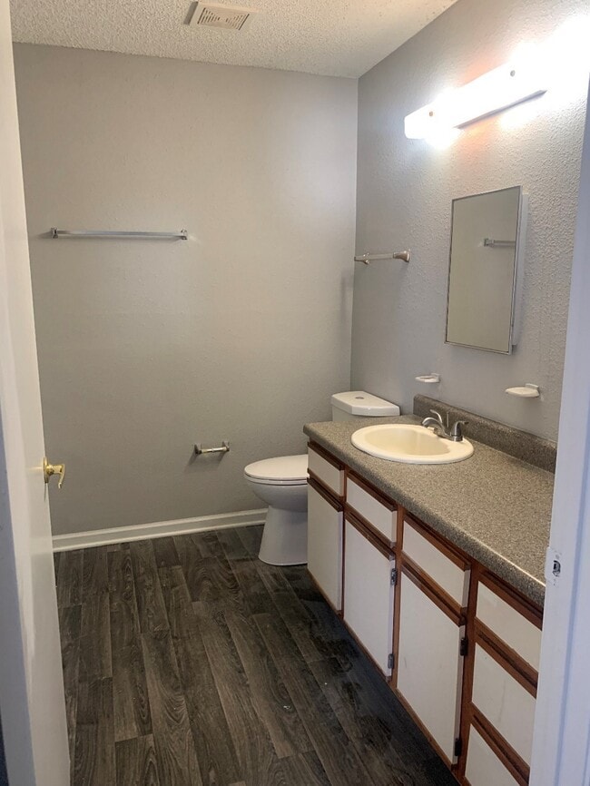 Sterling Creek Apartments Independence, MO