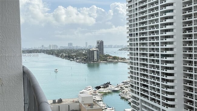 Building Photo - 1750 N Bayshore Dr Unit 1908