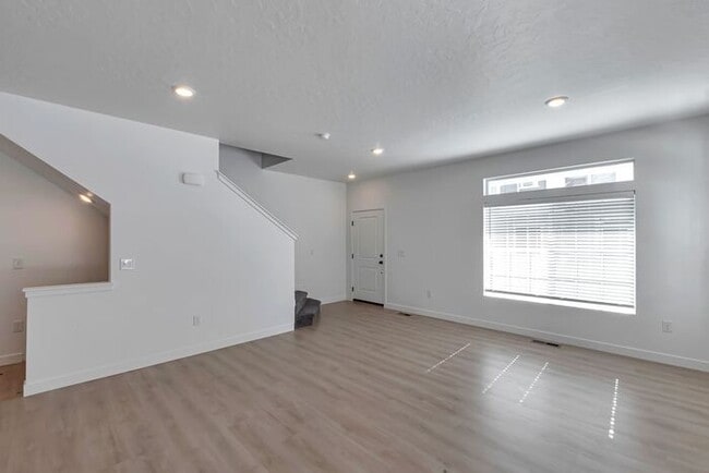 Photo - Lehi Row End Townhouse w 2 car attached garage!