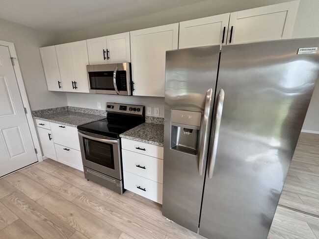 Photo - 120 Willow Dr