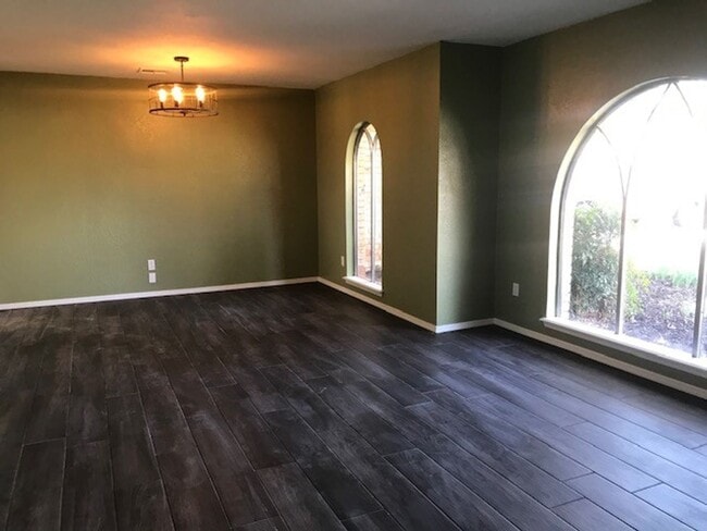 Photo - Newly Updated - Granite Counters - 4 Bd/3 Ba - Spacious