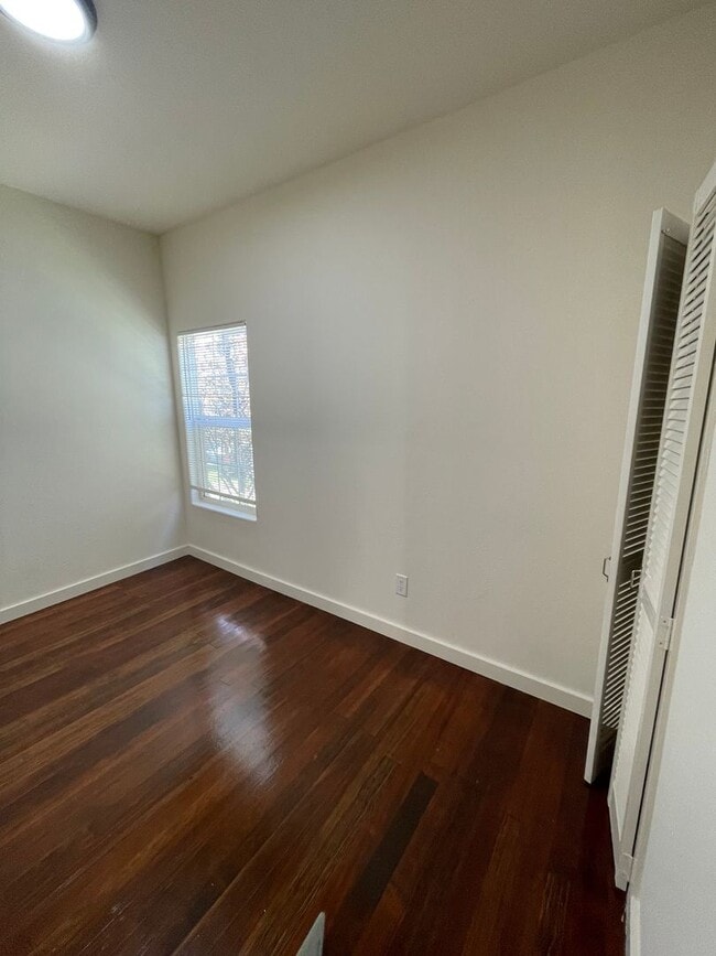 Photo - 659-661 31st St Unit 659