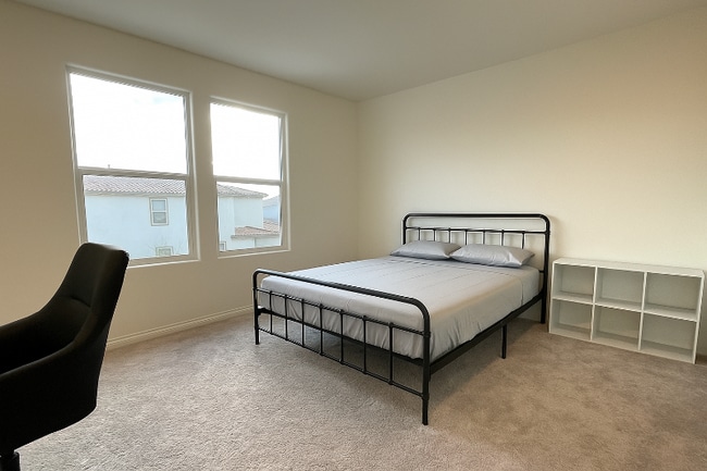 Building Photo - 10111 Rare Opal St Rental