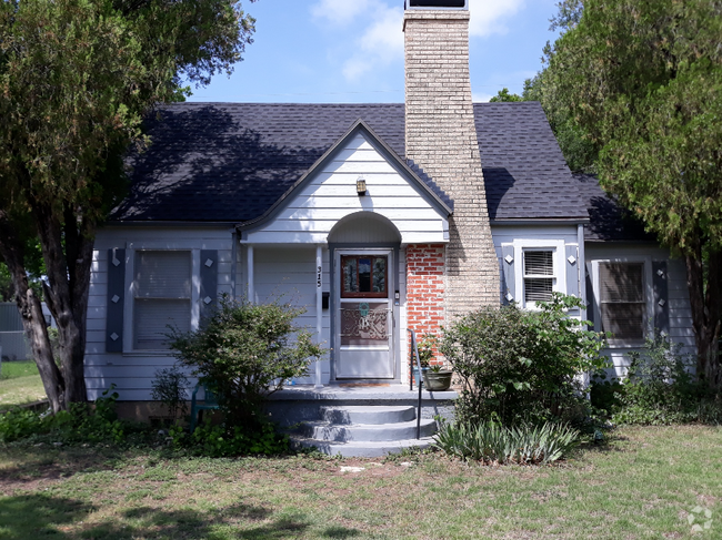 Building Photo - 315 N Monroe St Rental