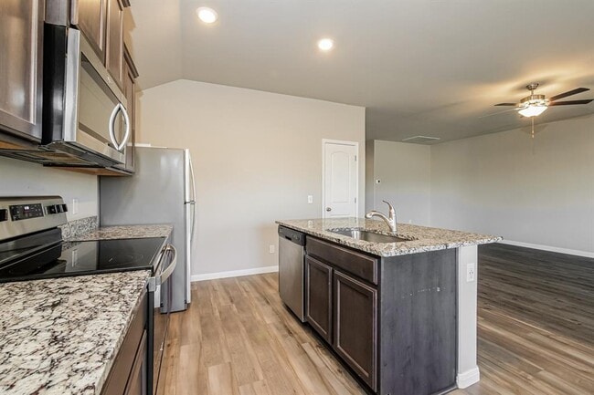 Photo - 1600 Maroon Dr