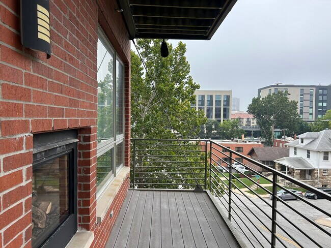 Photo - 4521 Wornall Rd Unit Plaza condo for rent