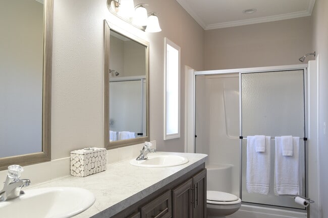 Photo - 6708 Lakewood Dr