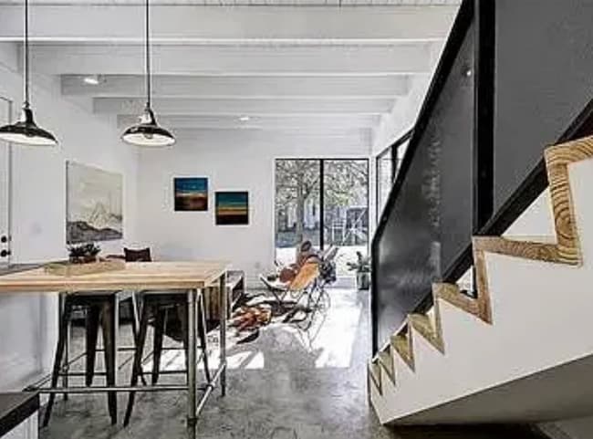 Photo - 1006 Cardinal Ln