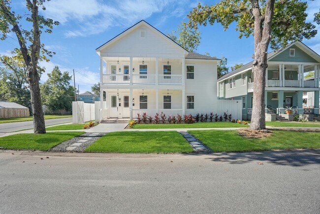 Building Photo - East Duffy Street Unit B Rental