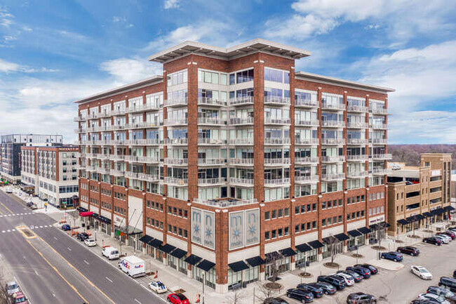 Building Photo - 350 N Main St Unit 701 Rental