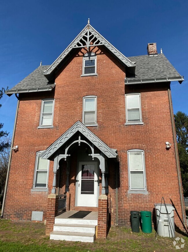 Building Photo - Large Victorian House in Lancaster City wi...