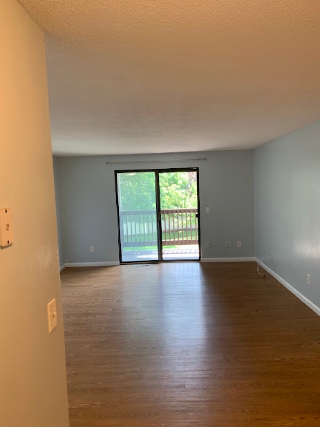 Building Photo - 18 Surrey Dr Unit 18