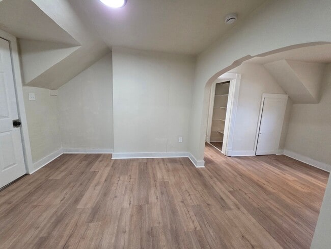 Photo - 124 S Lake St Unidad Upper Rear