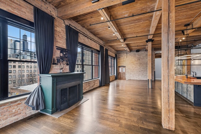 Photo - 1000 W Washington Blvd