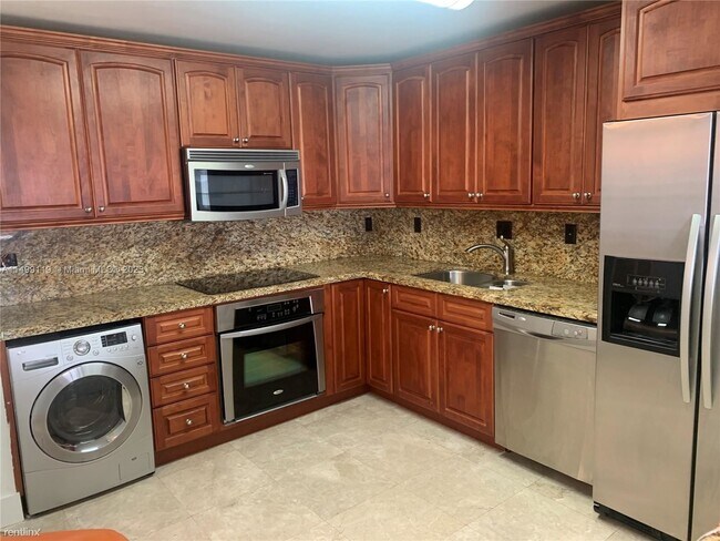 Photo - 2 br, 2 bath Condo - 1901 Brickell Ave Apt... Unit Apt B1011