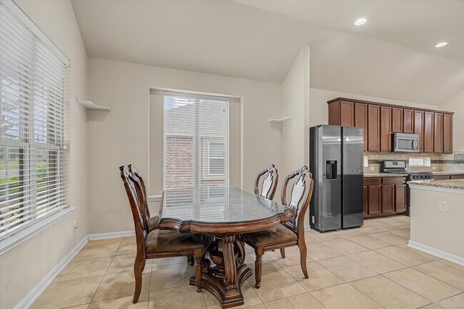 Photo - 3834 Raintree Village Dr