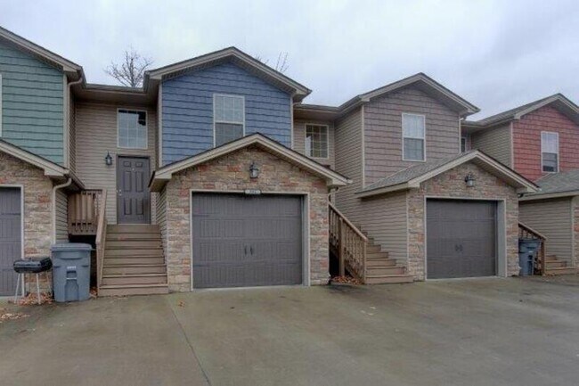 Building Photo - 1716-D Thistlewood Dr Rental