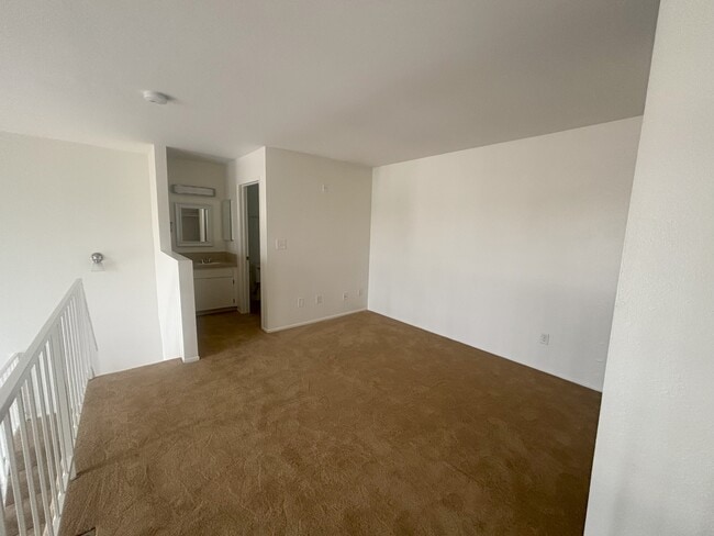 Photo - Gateway Court