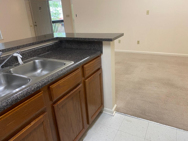 Photo - 120 Louise St Unit Apt 6