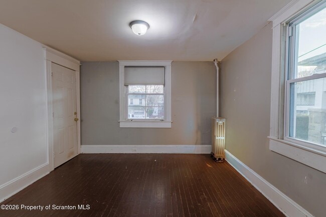 Photo - 623 E Elm St