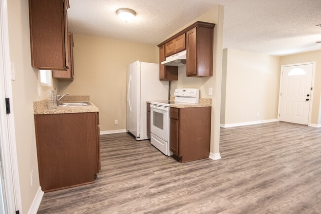 Photo - 7817 Walnut Dr