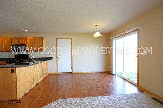 Photo - 3-Bedroom, 2.5-Bath Home in Urbandale with Attached 2-Car Garage