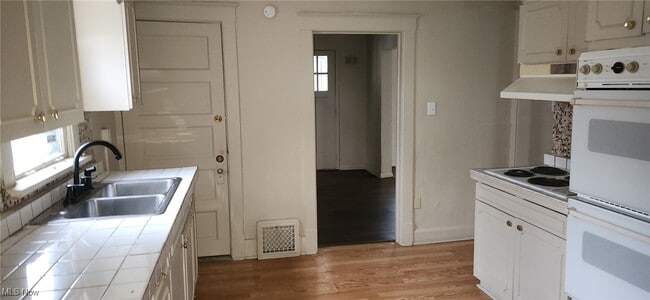 Photo - 920 Shehy St