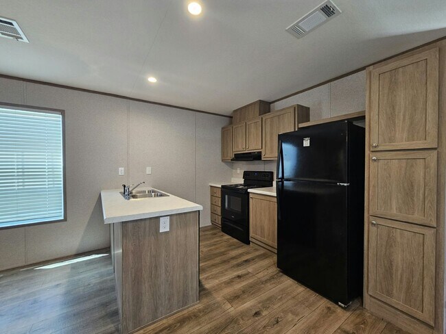 Photo - 601 Suwanee Dr