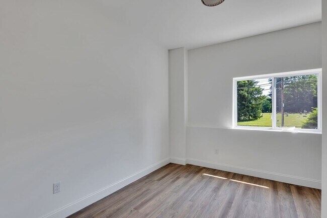 Photo - 36 Pawling Ave Unit 100